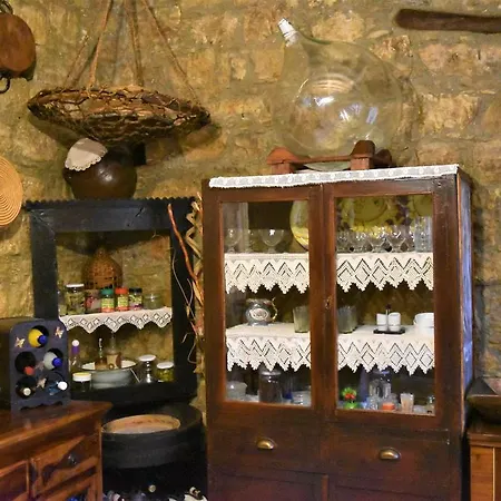 Artemis Traditional House Casa de Férias